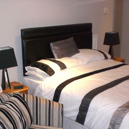 Cheapsleepz 49 Moscow Drive Hotell Liverpool Eksteriør bilde