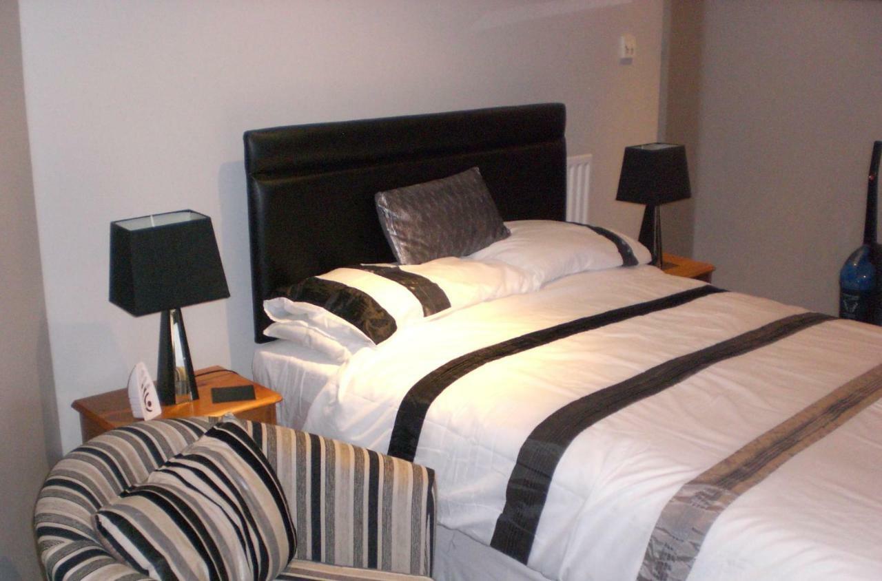 Cheapsleepz 49 Moscow Drive Hotell Liverpool Eksteriør bilde