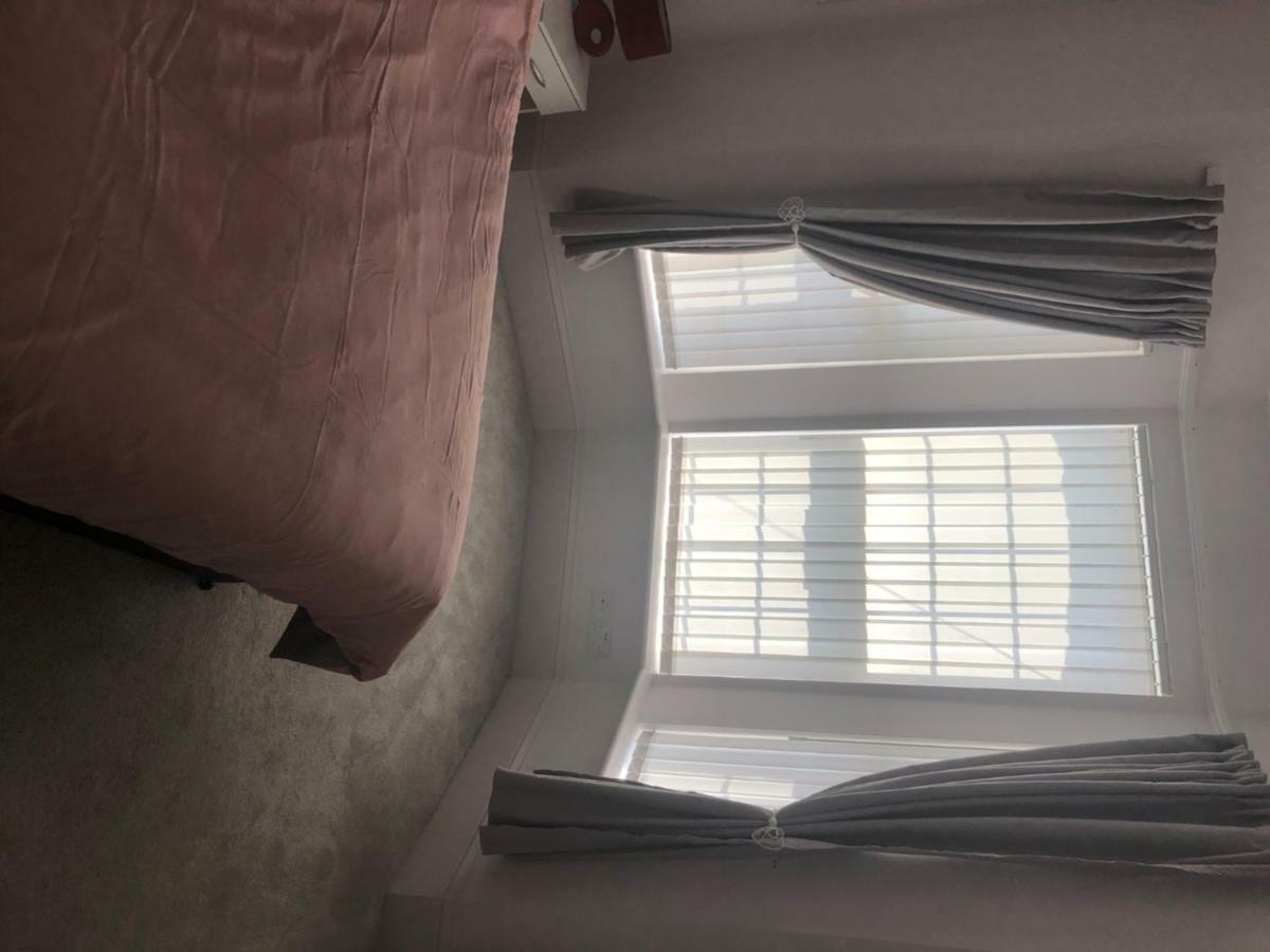 Cheapsleepz 49 Moscow Drive Hotell Liverpool Eksteriør bilde