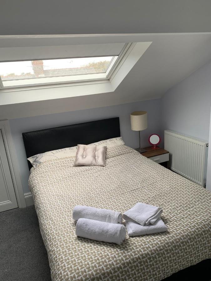 Cheapsleepz 49 Moscow Drive Hotell Liverpool Eksteriør bilde