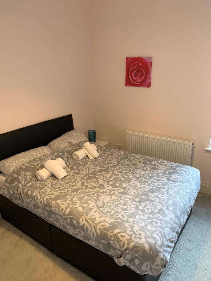 Cheapsleepz 49 Moscow Drive Hotell Liverpool Eksteriør bilde